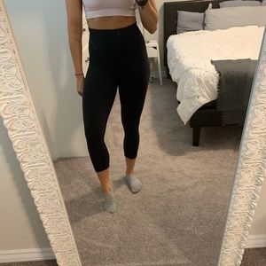 Lululemon wunder under high waisted crop size 6